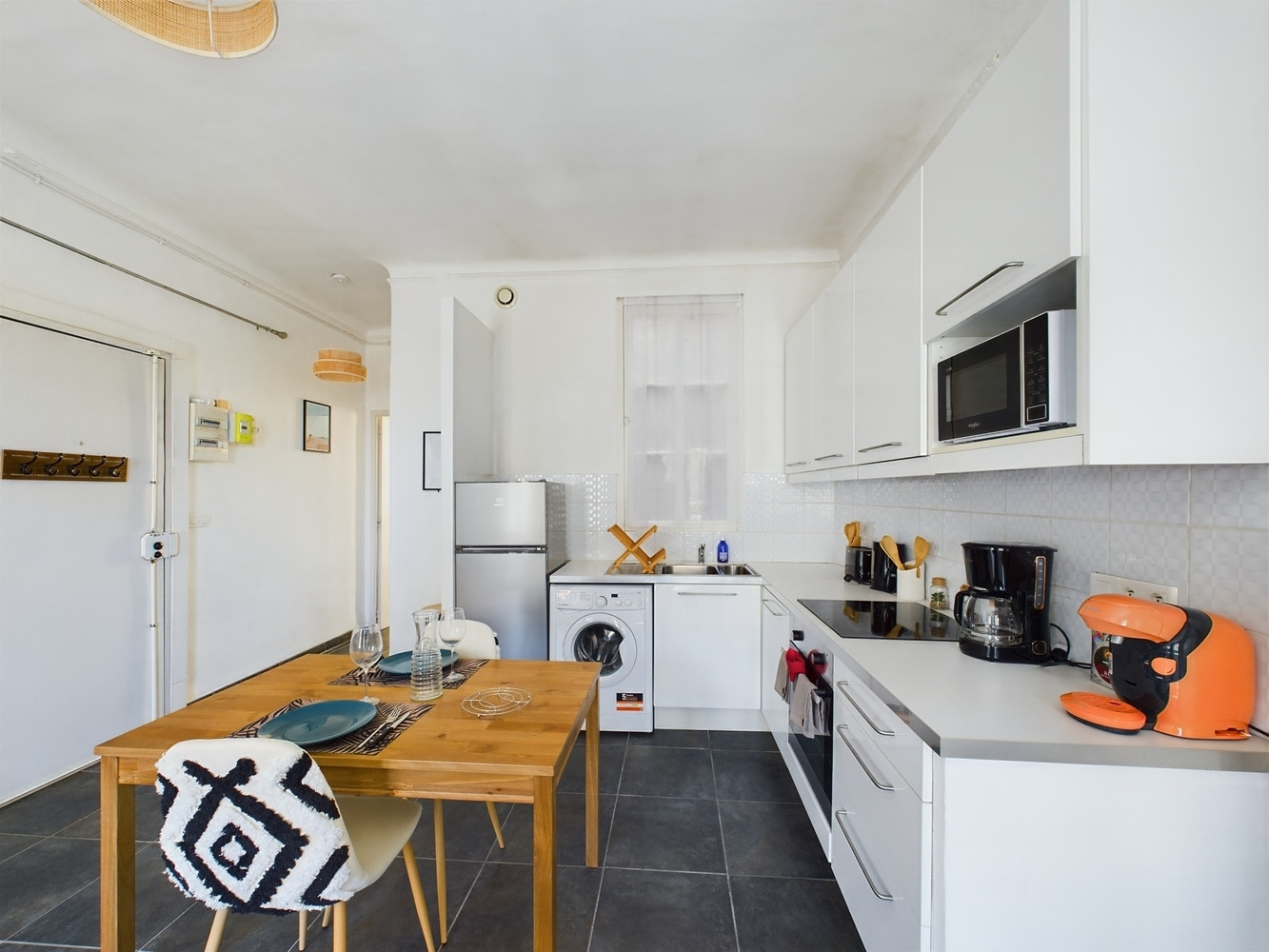 
                                                Location
                                                 T2 / Marseille 2e