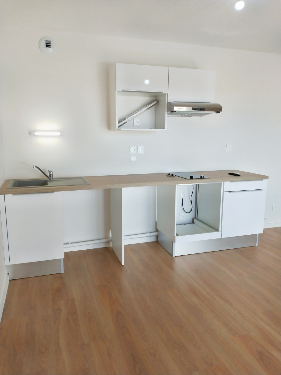
                                                Location
                                                 T2 Mérignac