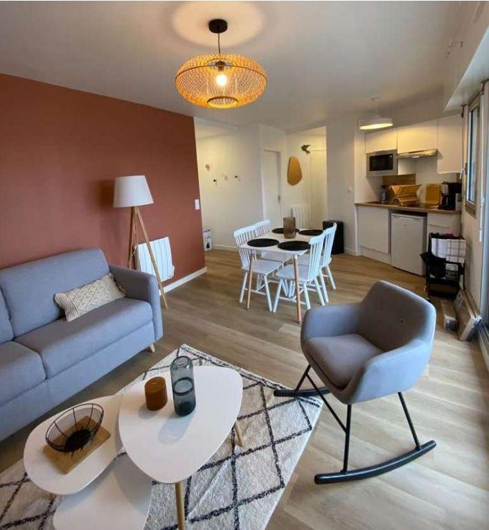 
                                                Location
                                                 T2 meublé 2 pièces 42 m² refait à neuf