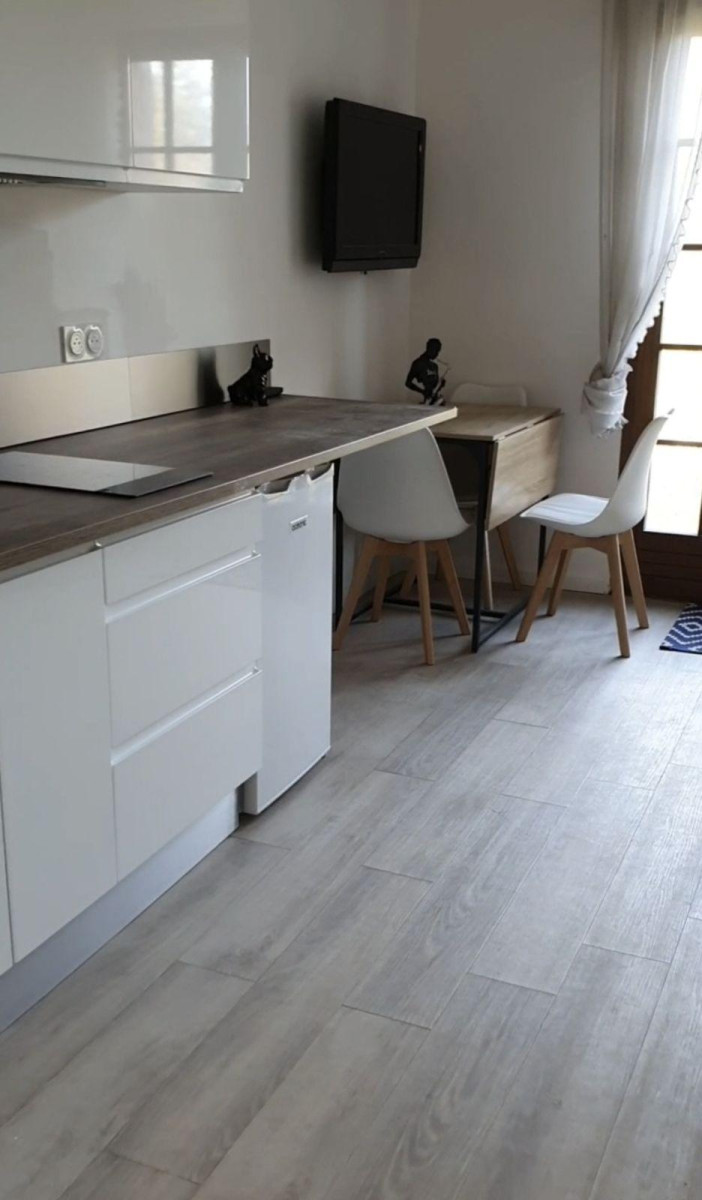 
                                                Location
                                                 T2 Meublé 28m² rdj dans villa résidentielle