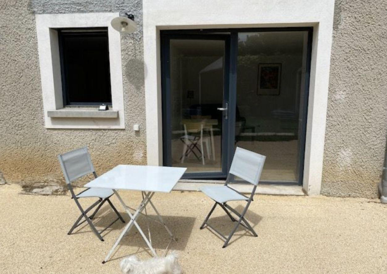 
                                                Location
                                                 T2 meublé, 30 m², proche Lyon, terrasse