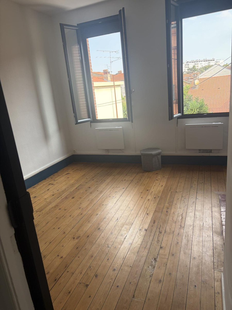 
                                                Location
                                                 T2 MEUBLÉ 32 m² – TOULOUSE  – QUARTIER TRÈS CALME