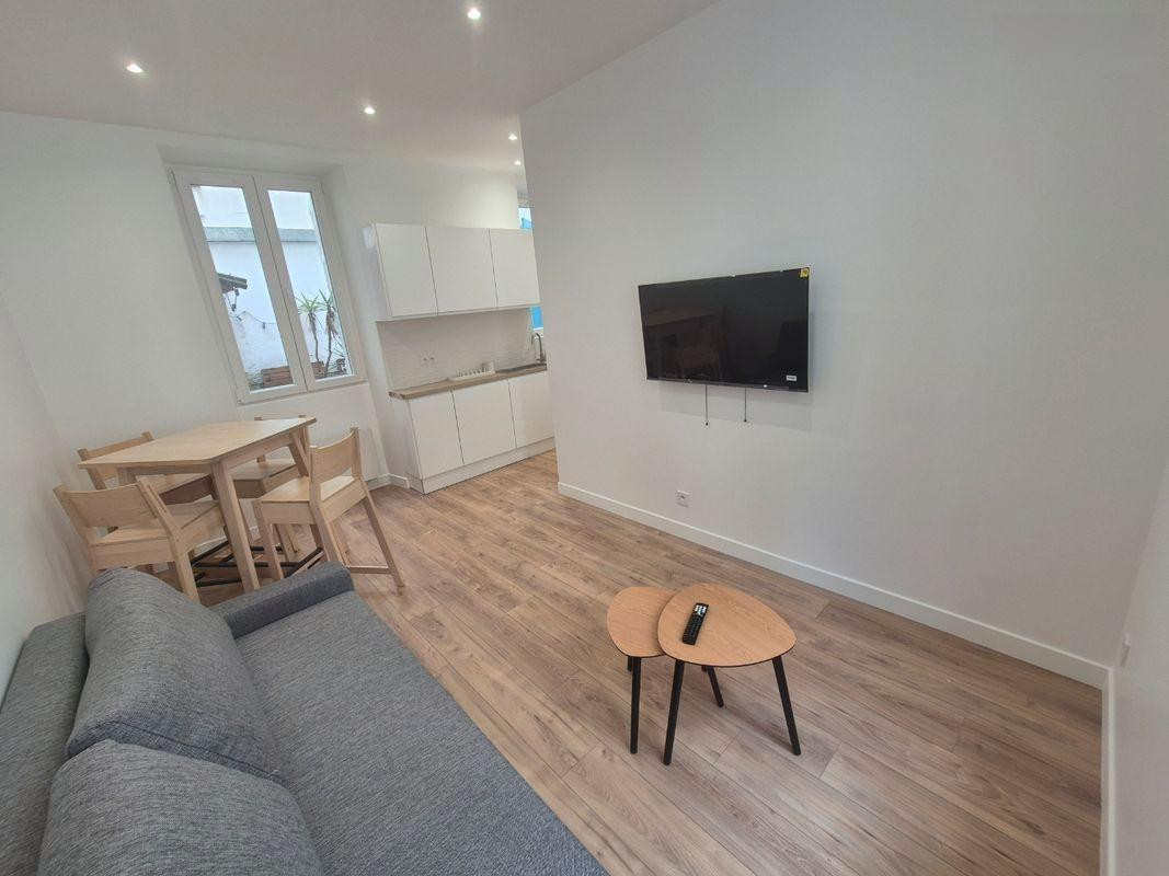 
                                                Location
                                                 T2 meublé 34m2 refait à neuf