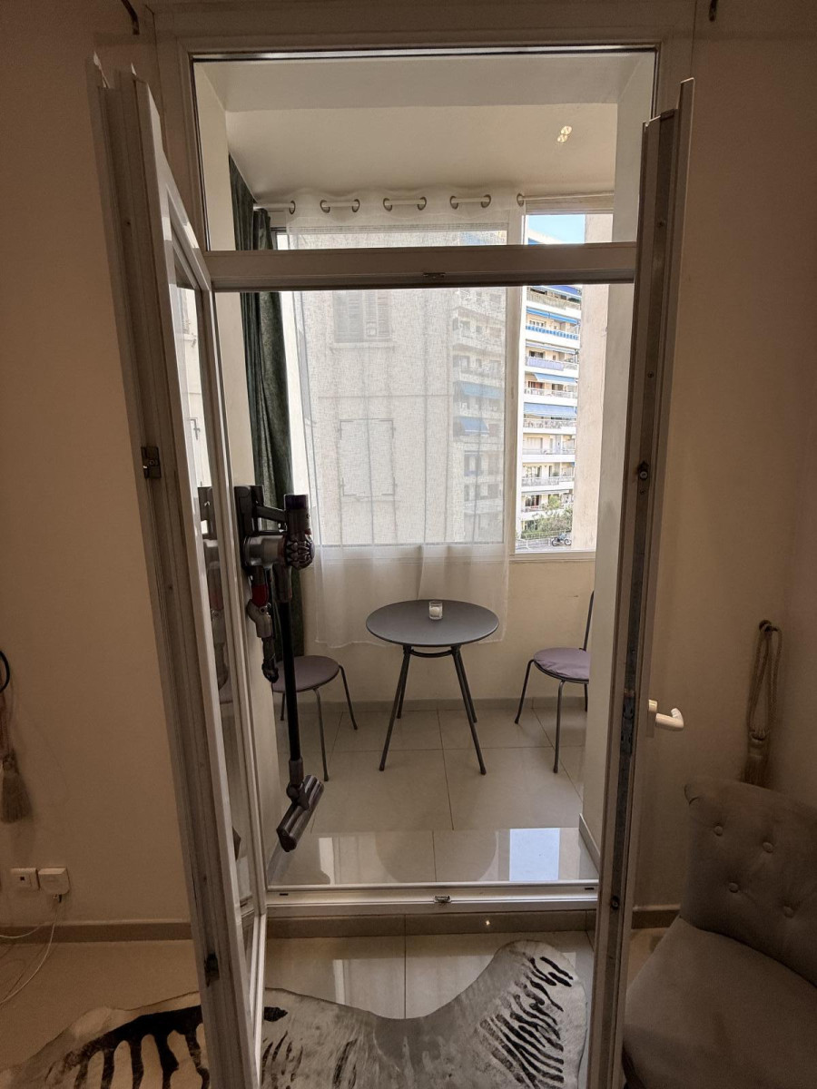 
                                                Location
                                                 T2 Meublé 35m²