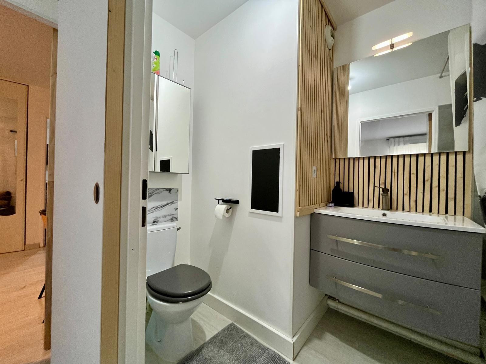 
                                                Location
                                                 T2 meublé 36 m² – Parking – moderne – central