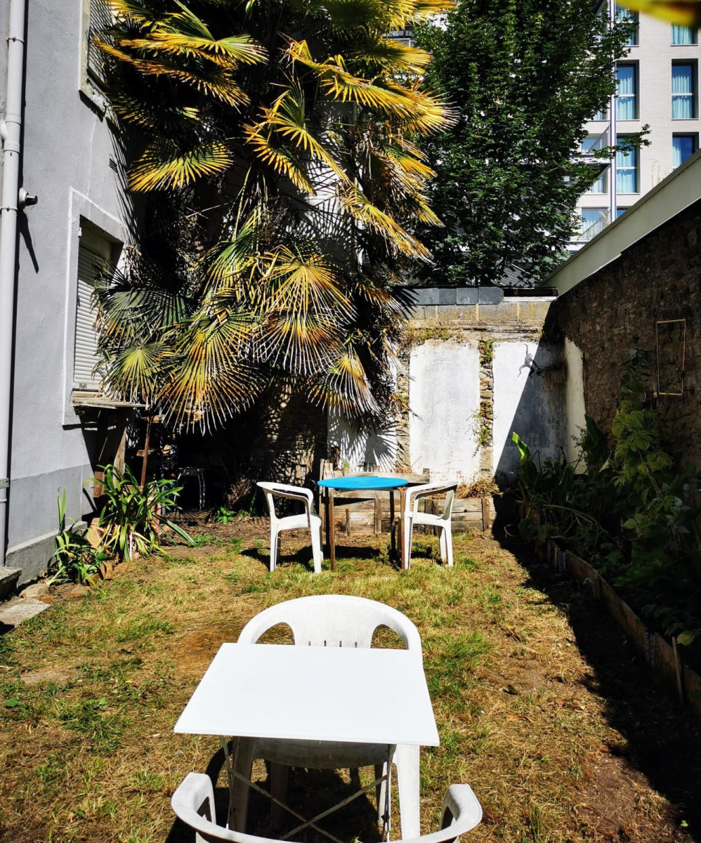 
                                                Location
                                                 T2 meublé 36m2 au calme entièrement rénové