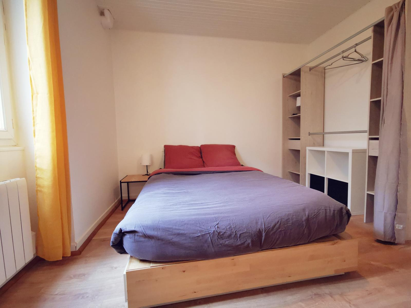 
                                                Location
                                                 T2 meublé 36m2 au calme entièrement rénové