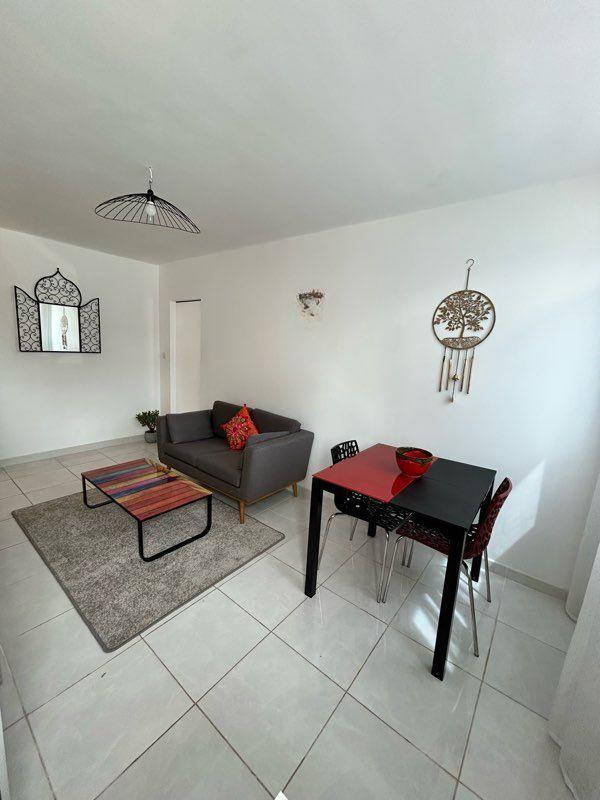 
                                                Location
                                                 T2 meublé 37m² Bonneveine Parking