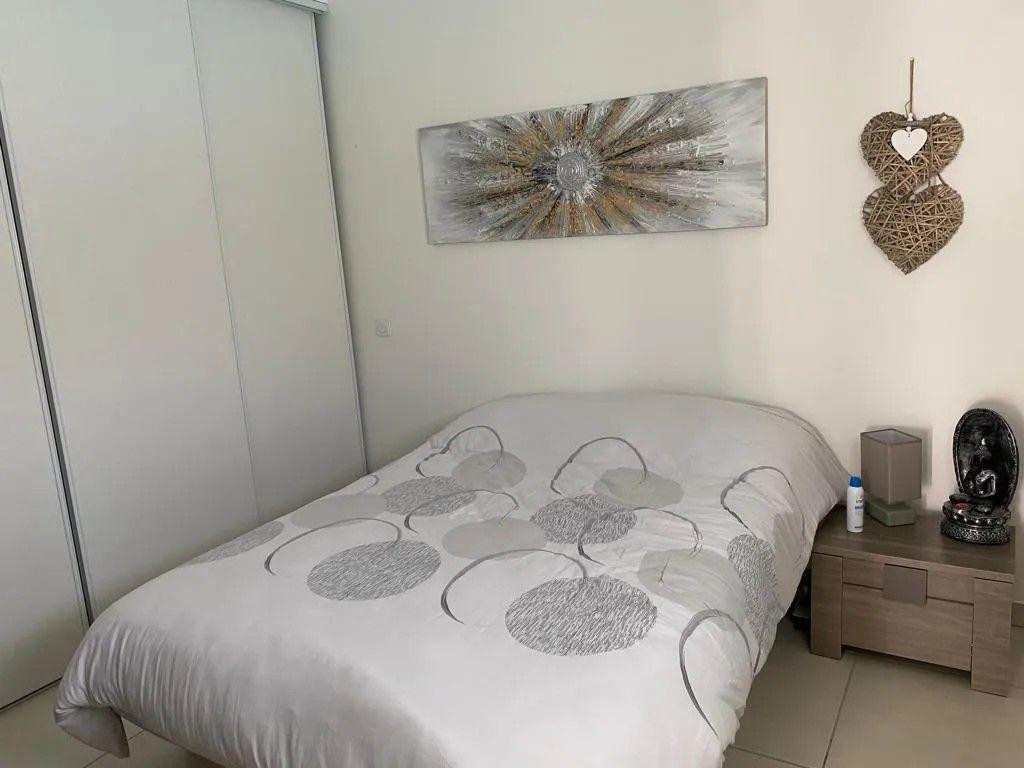 
                                                Location
                                                 T2 meublé 38m² avec belle terrasse 18m²