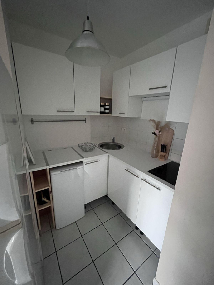 
                                                Location
                                                 T2 meuble 39m2 au 2 rue capitaine Cluzan 69007