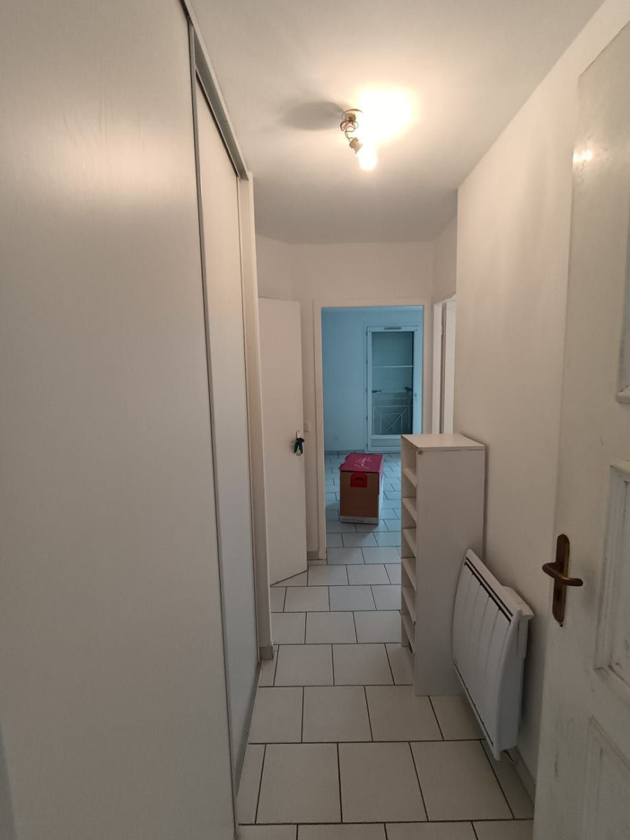 
                                                Location
                                                 T2 meublé 40m² Lumineux, calme, 2 parkings - Tours