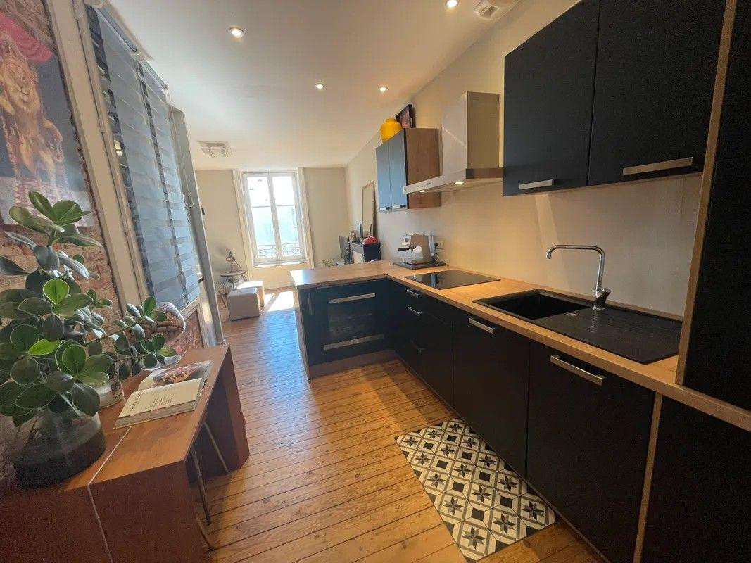 
                                                Location
                                                 T2 meublé 40m² Nantes, centre-ville