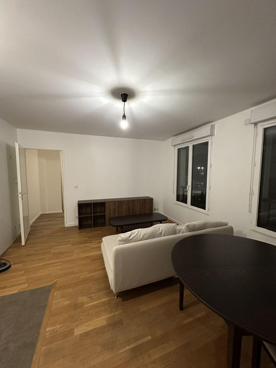 
                                                Location
                                                 T2 MEUBLÉ 42 m² + PARKING  PUTEAUX