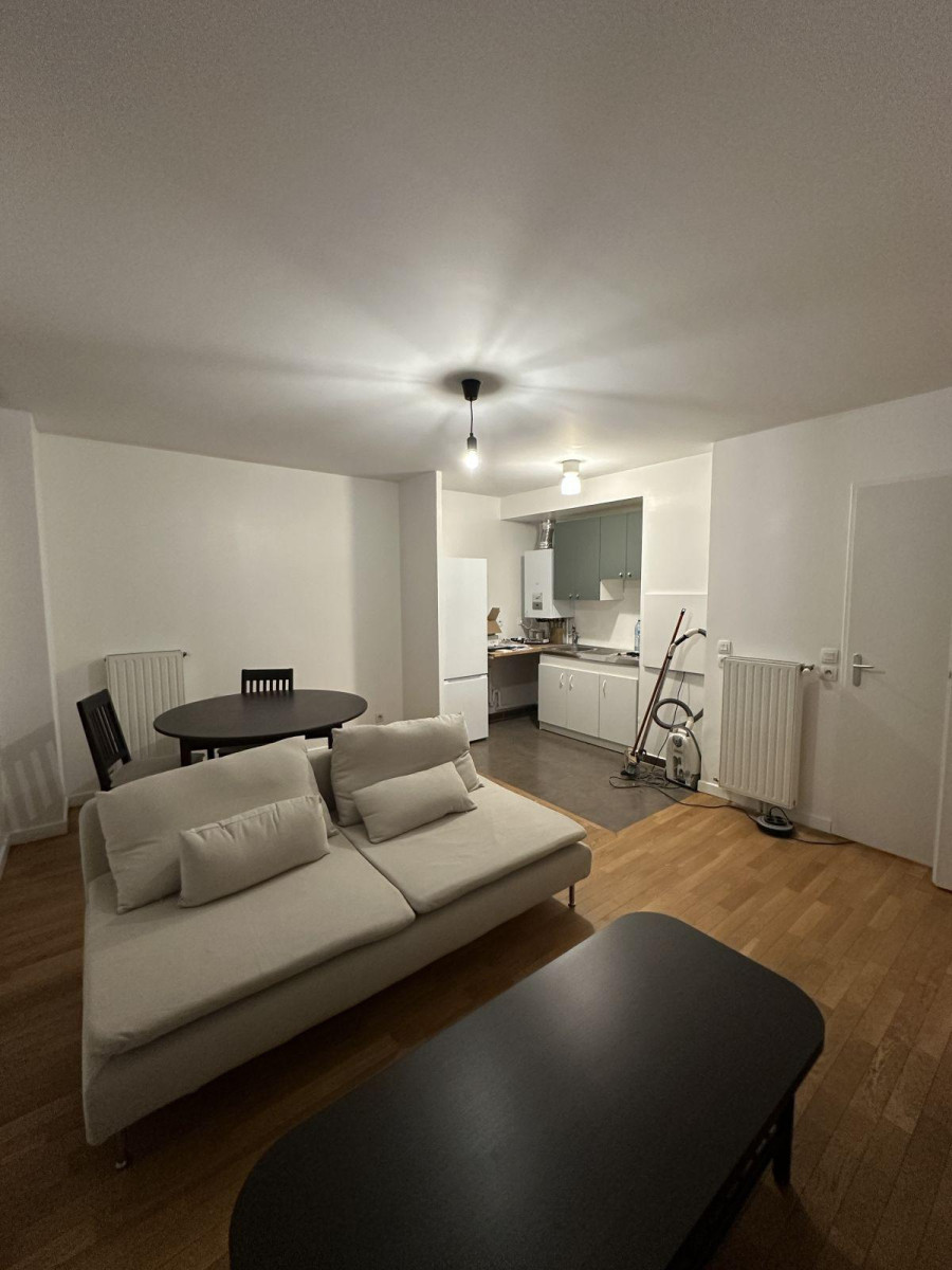 
                                                Location
                                                 T2 MEUBLÉ 42 m² + PARKING  PUTEAUX