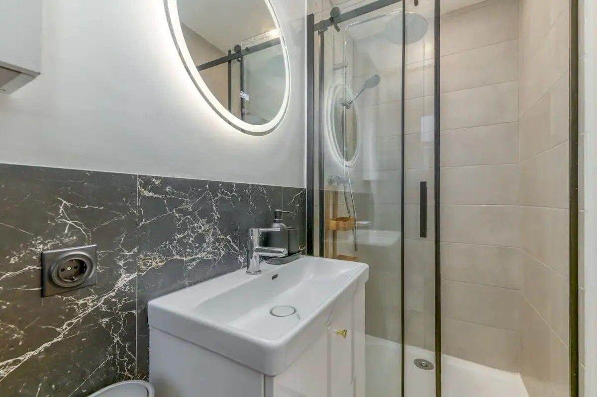 
                                                Location
                                                 T2 meublé 42m² entièrement rénové