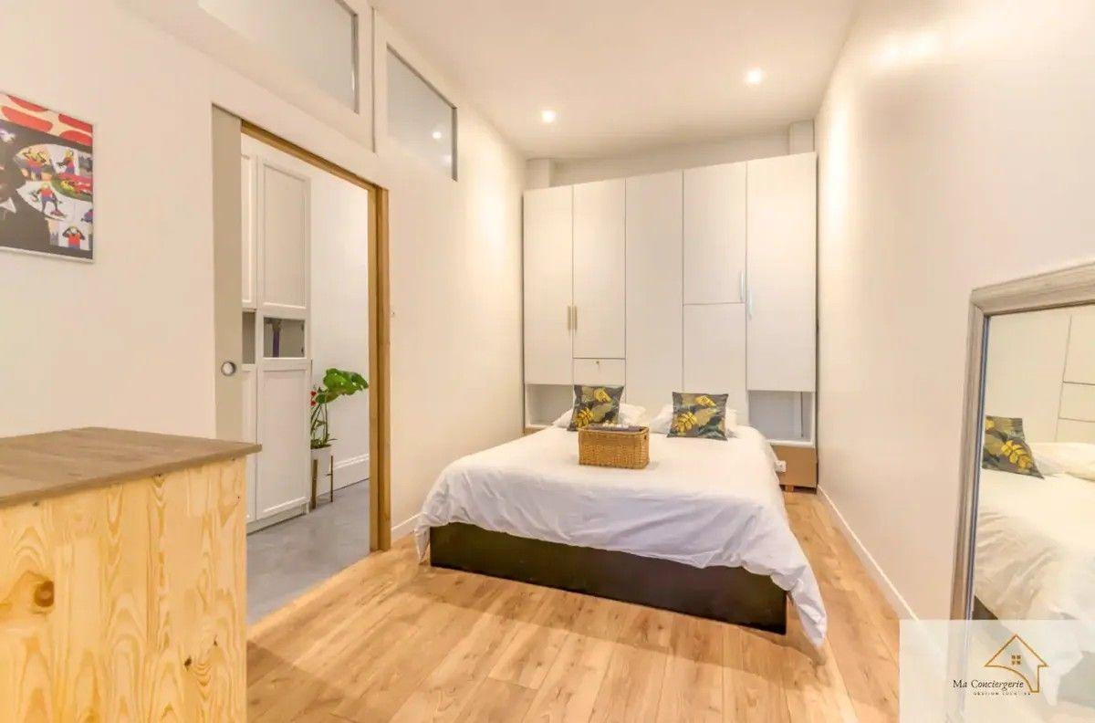
                                                Location
                                                 T2 meublé 42m² entièrement rénové