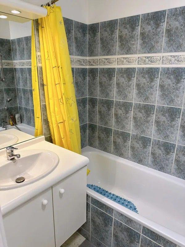 
                                                Location
                                                 T2 meublé 45m² au Faubourg de l'arche, Courbevoie