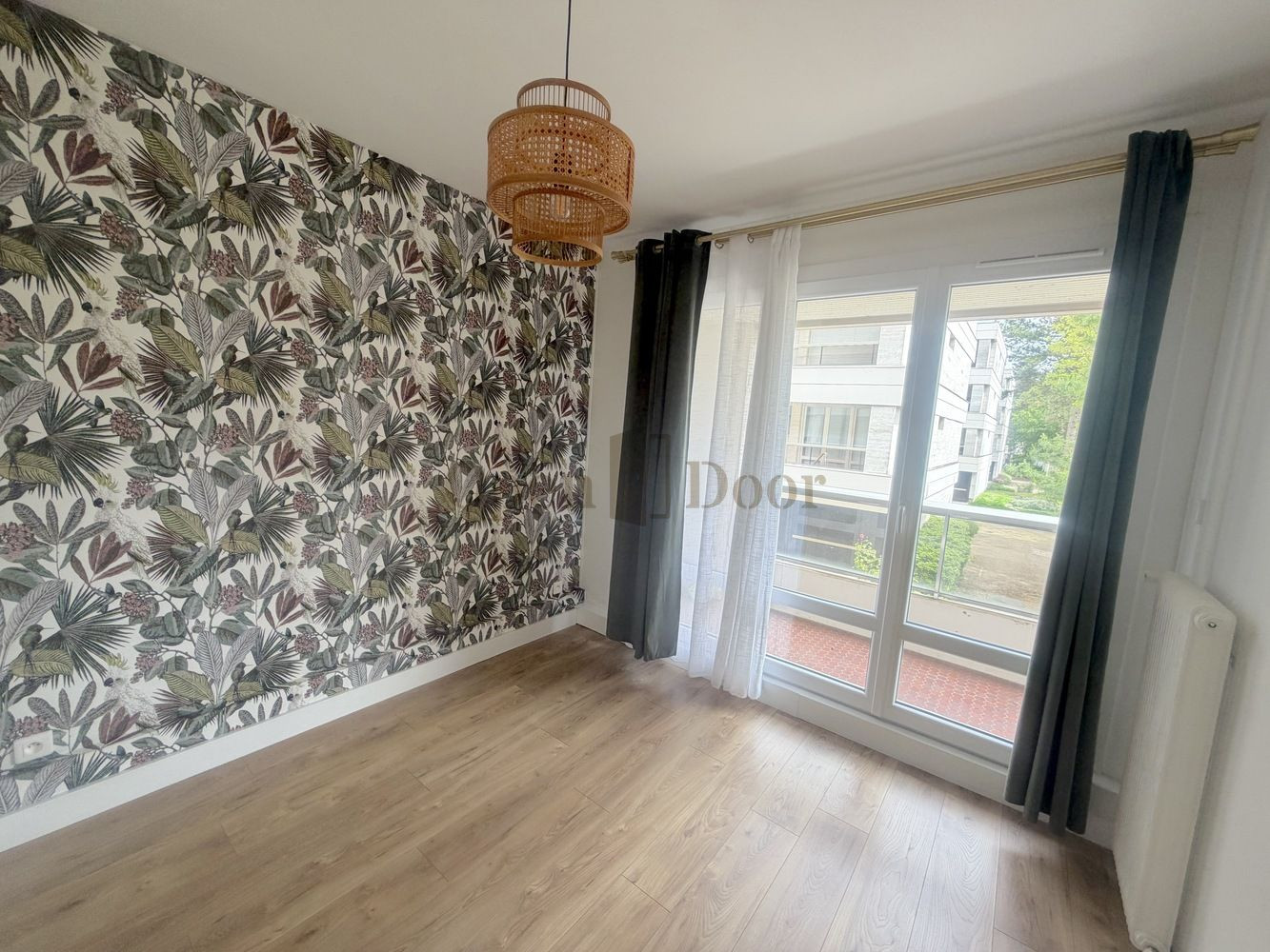 
                                                Location
                                                 T2 MEUBLÉ 46 m² · BALCON · BOX — LE RAINCY
