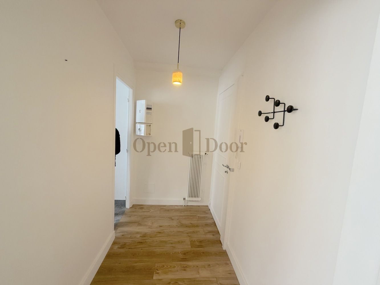 
                                                Location
                                                 T2 MEUBLÉ 46 m² · BALCON · BOX — LE RAINCY