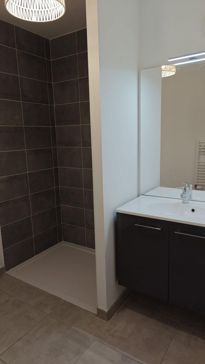 
                                                Location
                                                 T2 meublé 46m² Vert,Connecté Villeurbanne La Soie