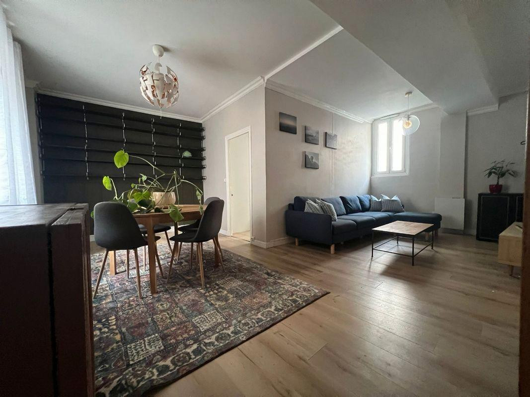 
                                                Location
                                                 T2 meublé 47m2- Suresnes Centre