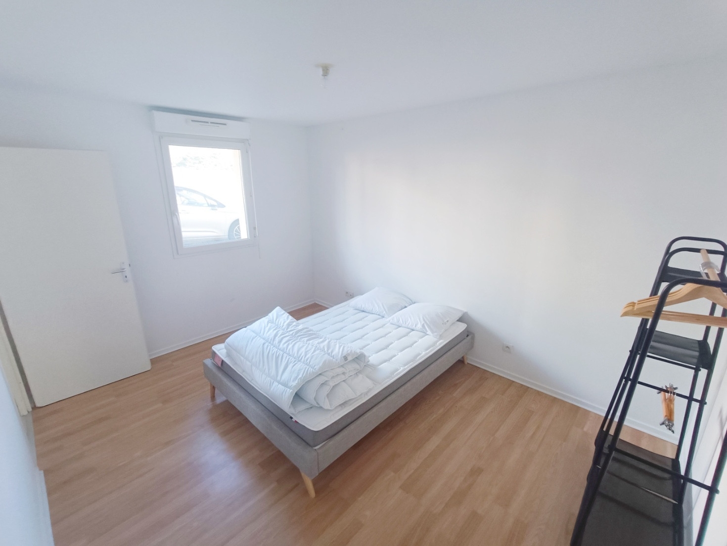 
                                                Location
                                                 T2 meublé 48m2 avec parking - Val d'Avre