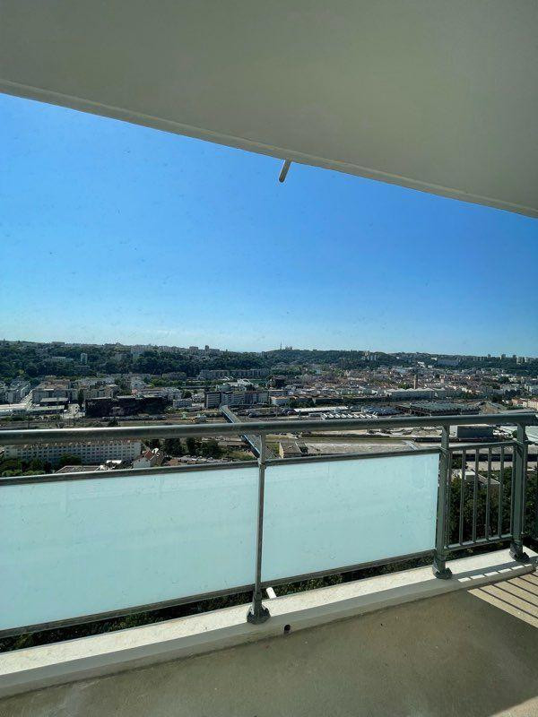 
                                                Location
                                                 T2 meublé 50 m²  balcon, parking, vue Fourvière