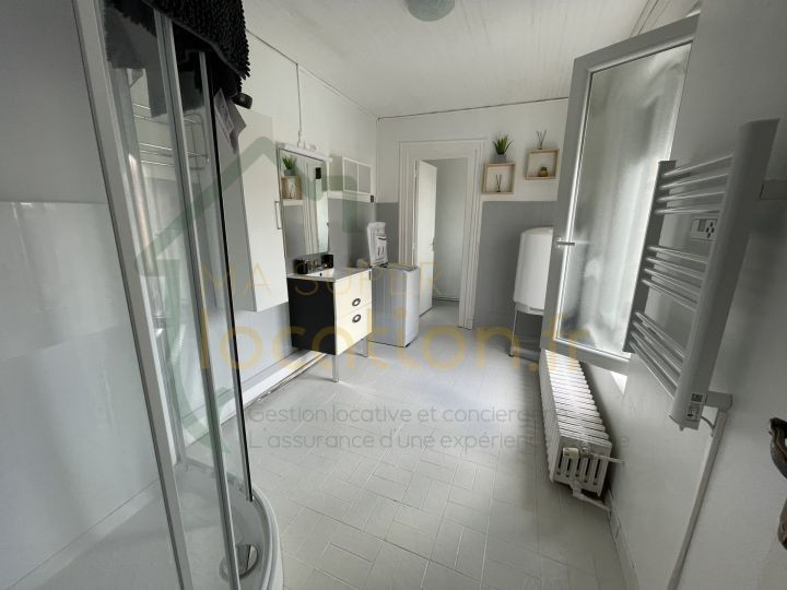 
                                                Location
                                                 T2 meublé 50 m2