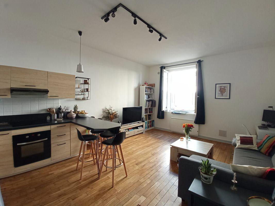 
                                                Location
                                                 T2 meublé 50m² – Monplaisir