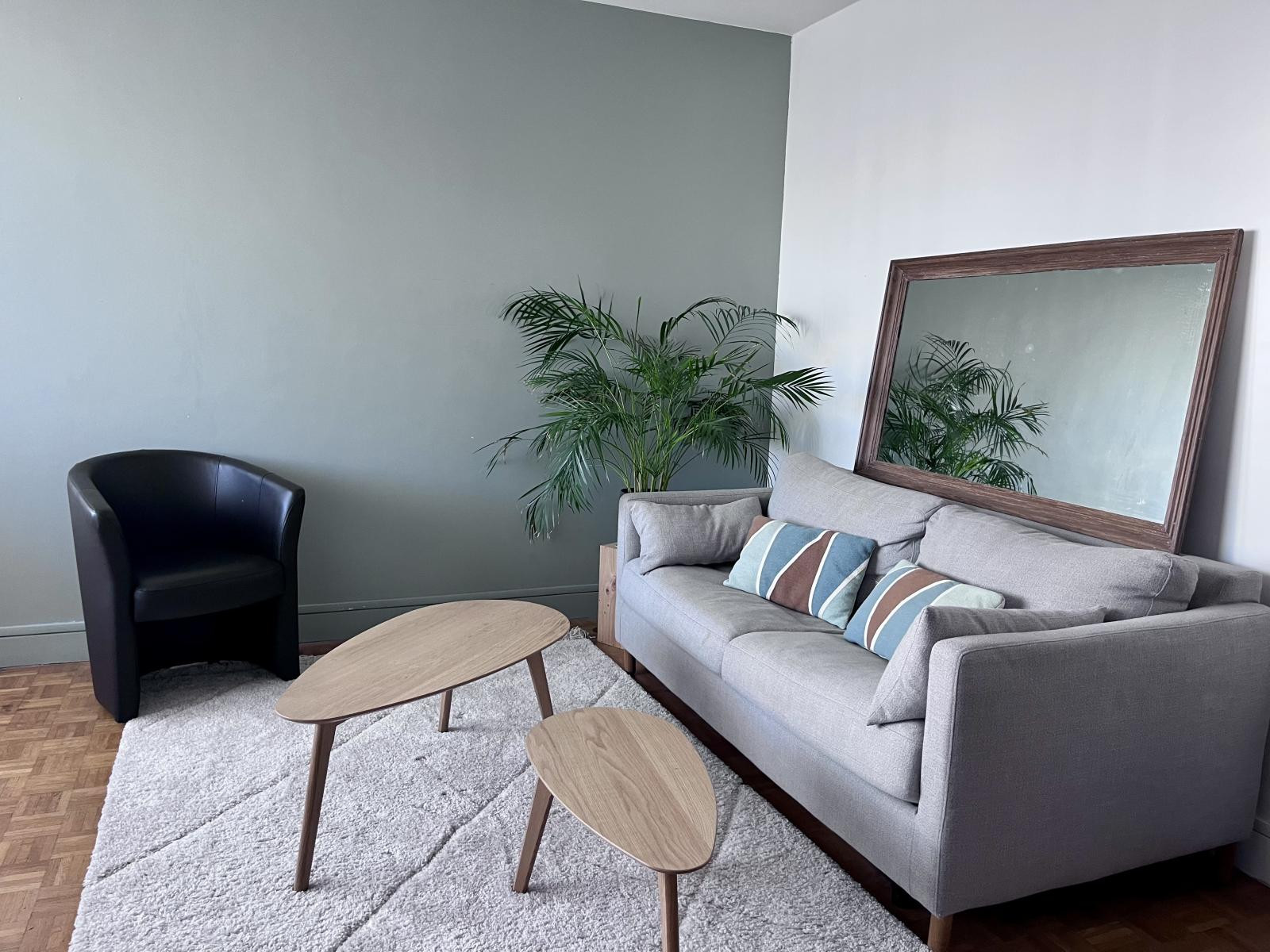
                                                Location
                                                 T2 Meublé 52 m²  Bois-Colombes (Bourguignon)