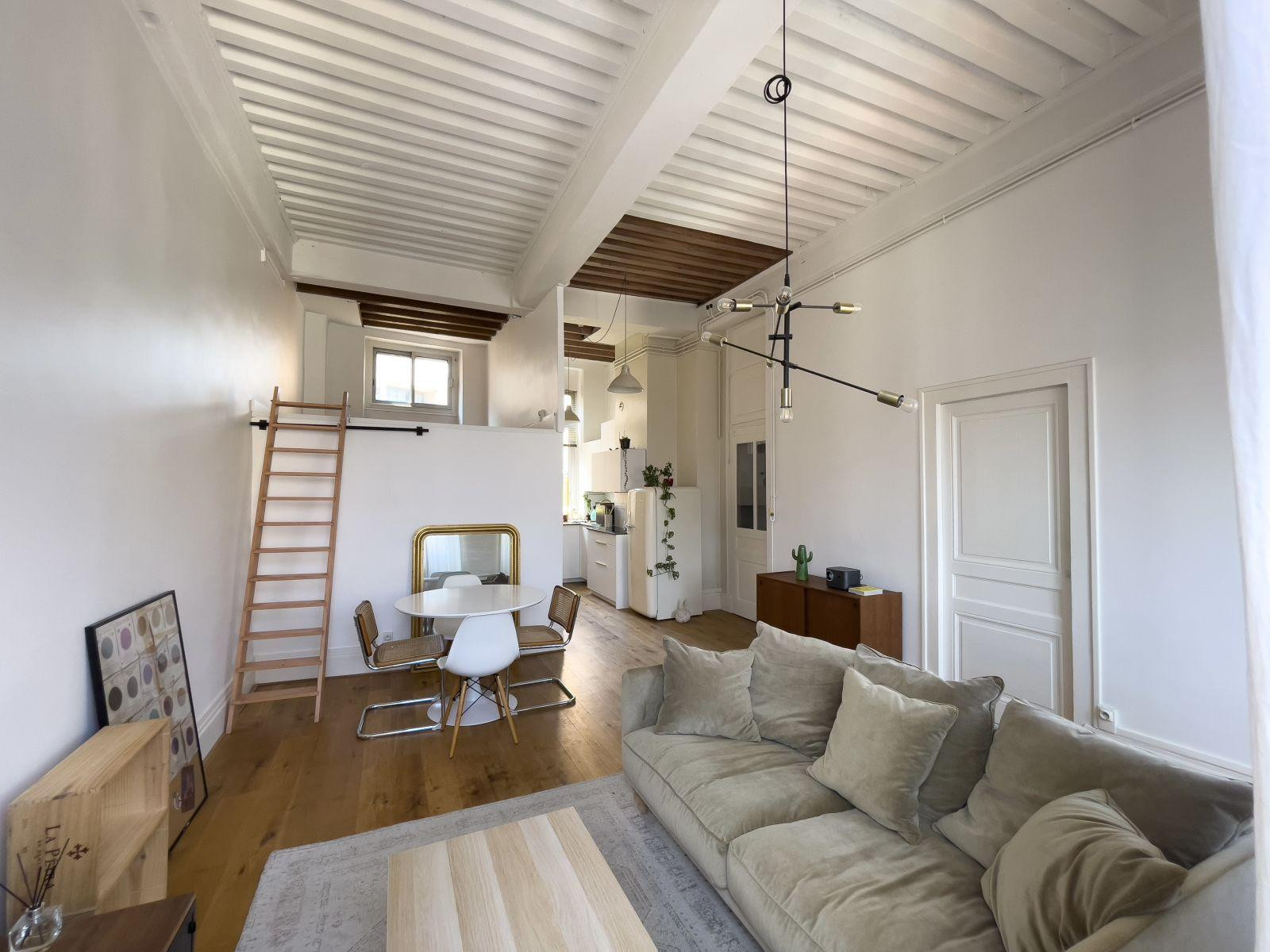 
                                                Location
                                                 T2 meublé 54m² – Lyon 1er (9 Septembre-8 décembre)