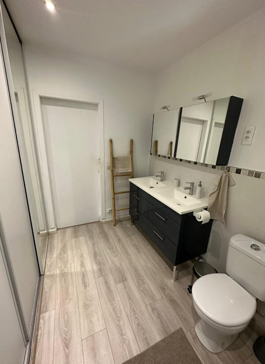 
                                                Location
                                                 T2 meublé Centre-ville