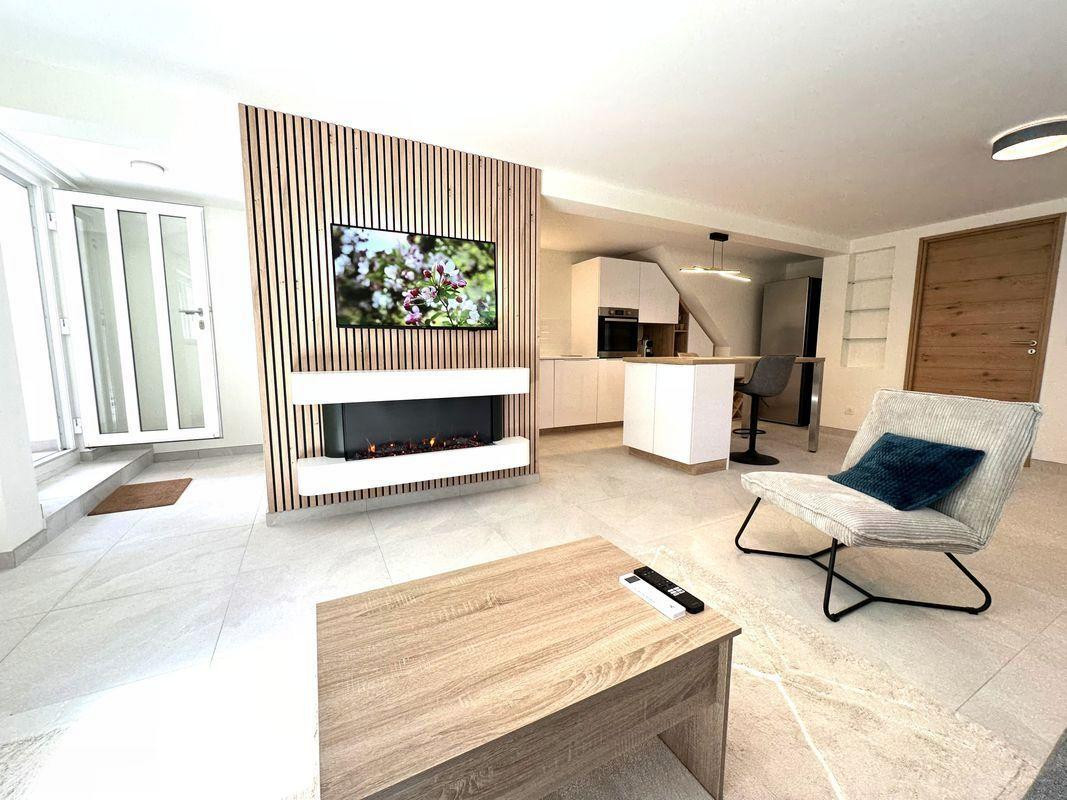 
                                                Location
                                                 T2 . Meublé . 57m2 . Collonges