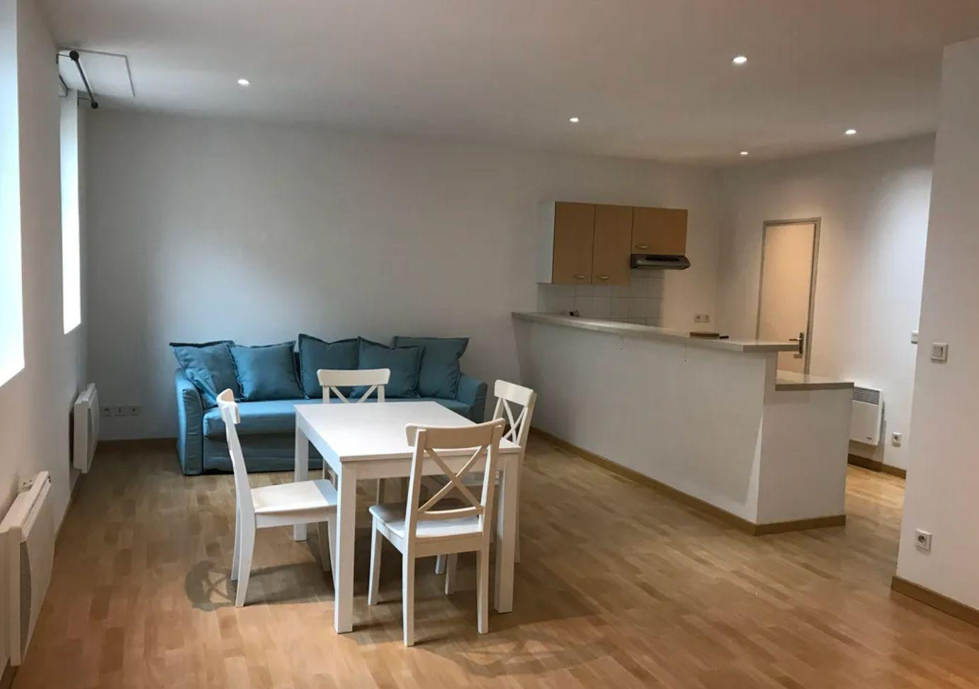 
                                                Location
                                                 T2 meublé 58m2 proche victoire