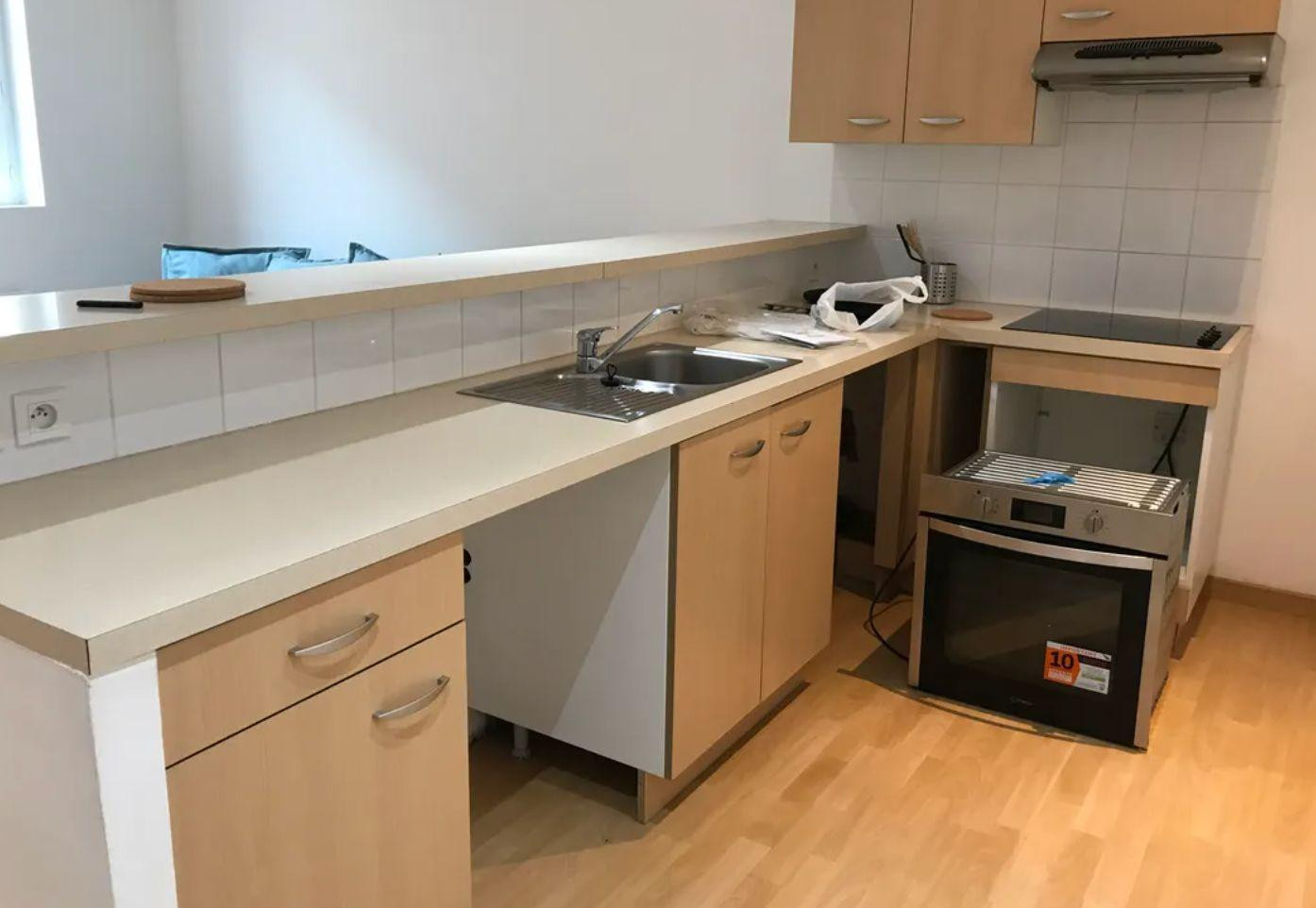 
                                                Location
                                                 T2 meublé 58m2 proche victoire