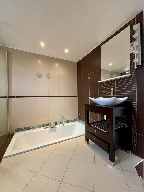 
                                                Location
                                                 T2 meublé à Colombes