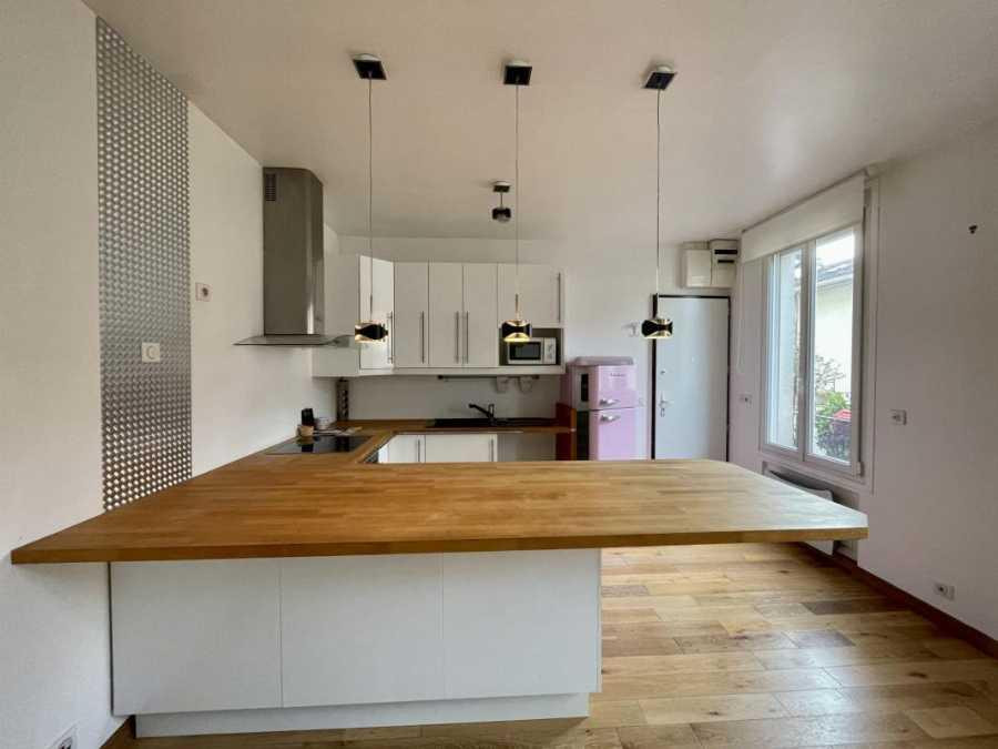 
                                                Location
                                                 T2 meublé à Colombes