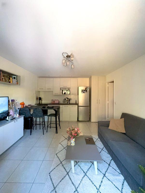 
                                                Location
                                                 T2 meublé à louer