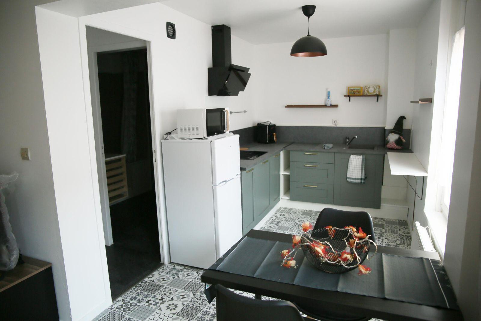 
                                                Location
                                                 T2 meublé au calme rénové