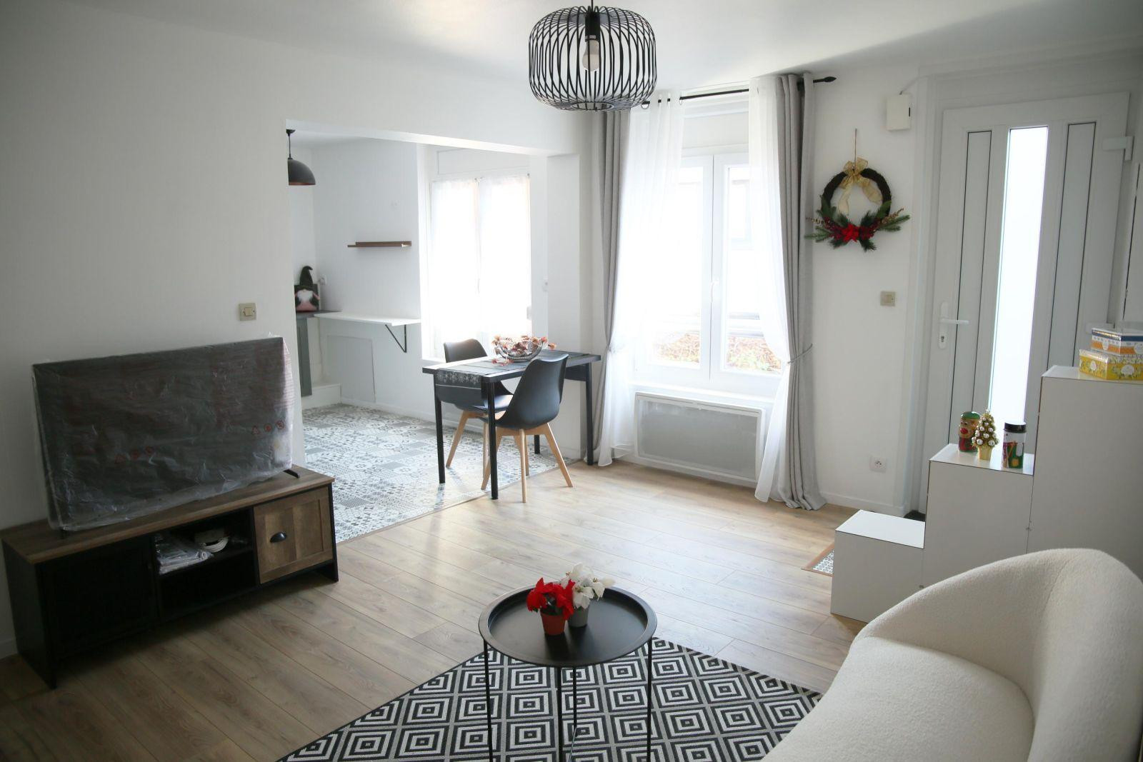 
                                                Location
                                                 T2 meublé au calme rénové