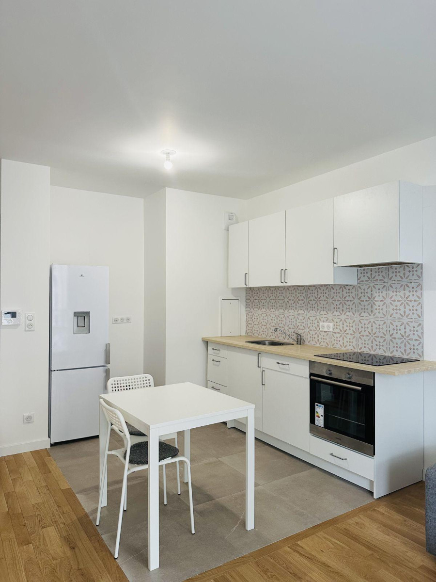 
                                                Location
                                                 T2 Meublé avec Balcon et Parking