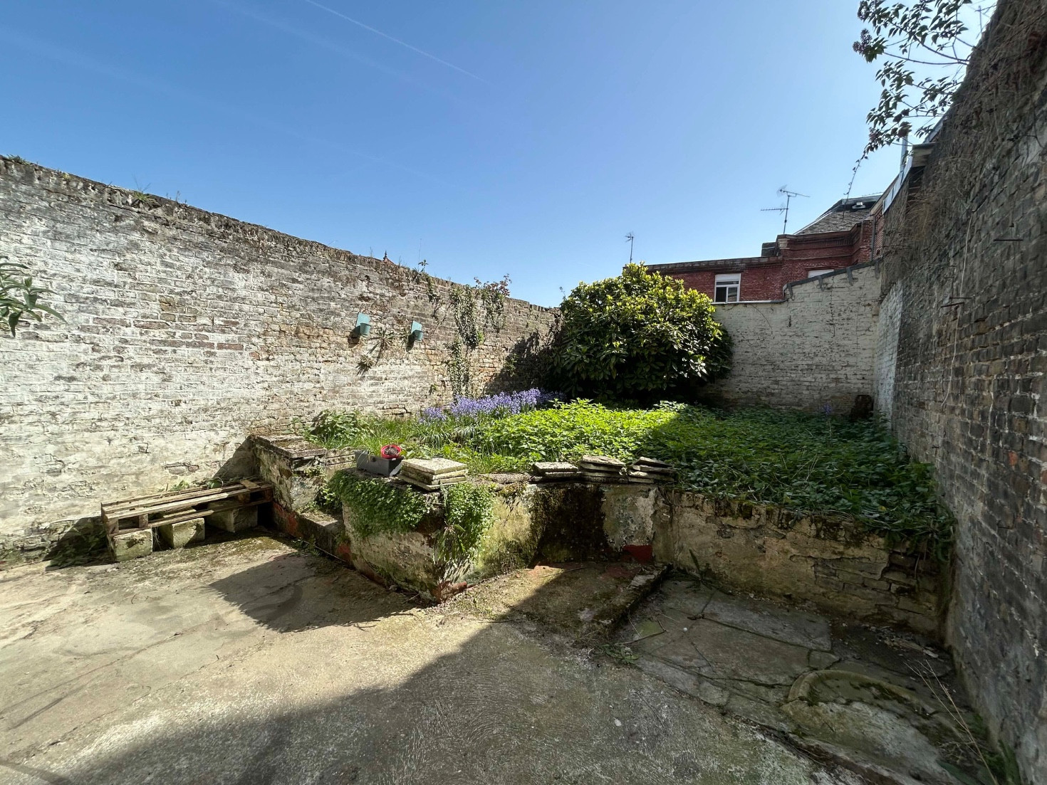 
                                                Location
                                                 T2 meublé avec jardin privatif