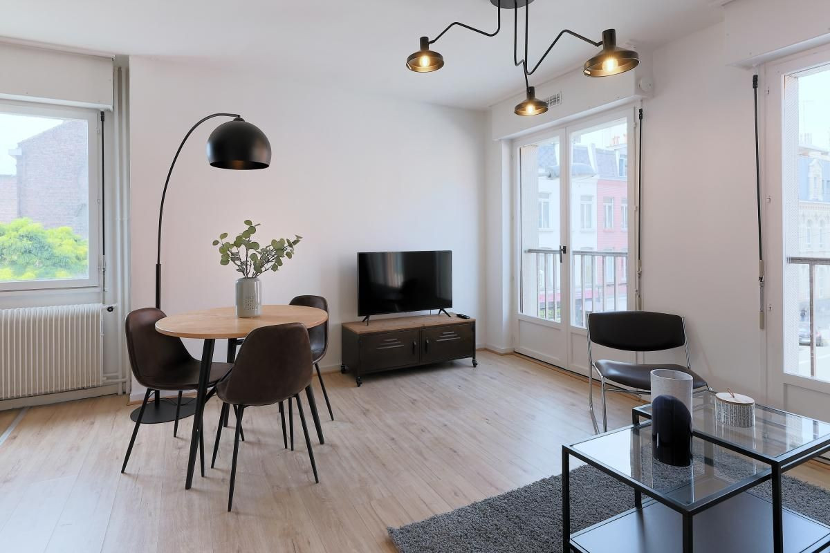 
                                                Location
                                                 T2 meublé avec soin secteur Lille Wazemmes - 259399