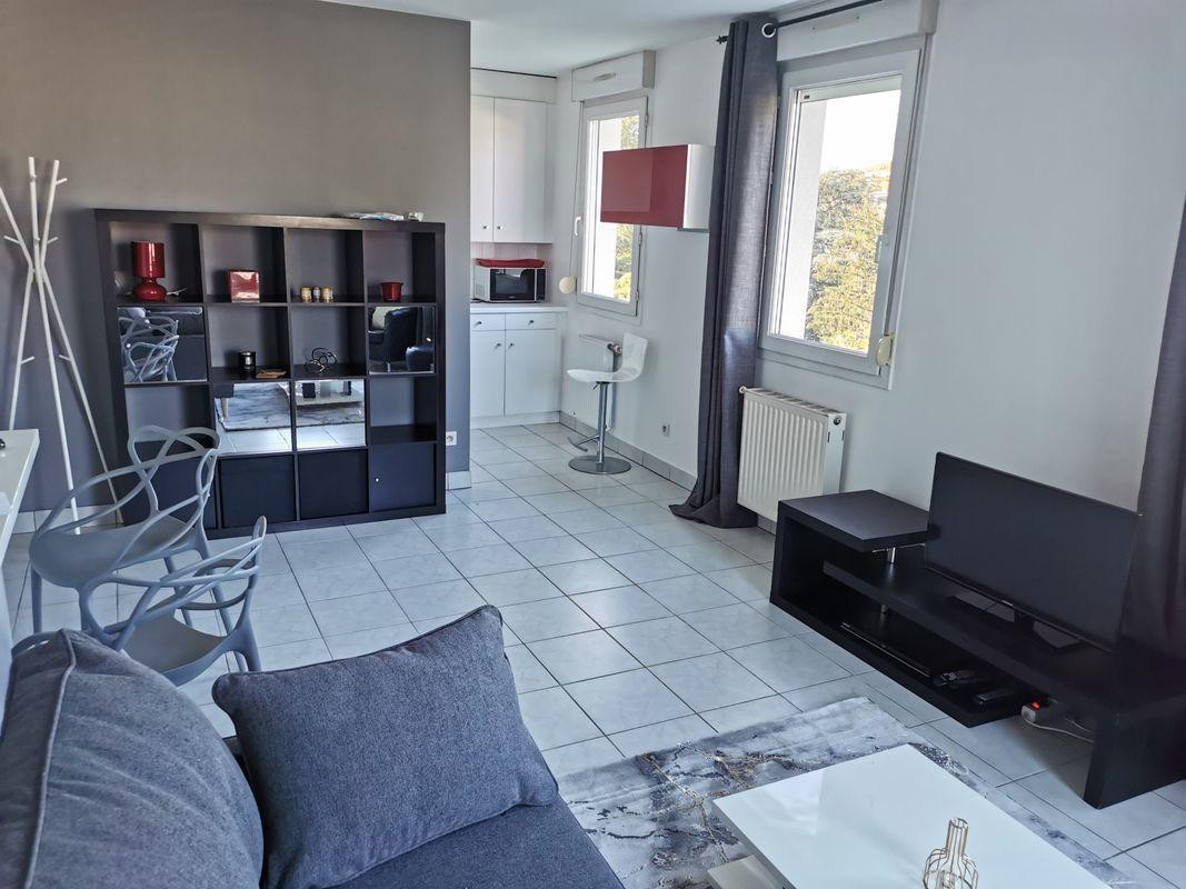 
                                                Location
                                                 T2 meuble avec terrasse