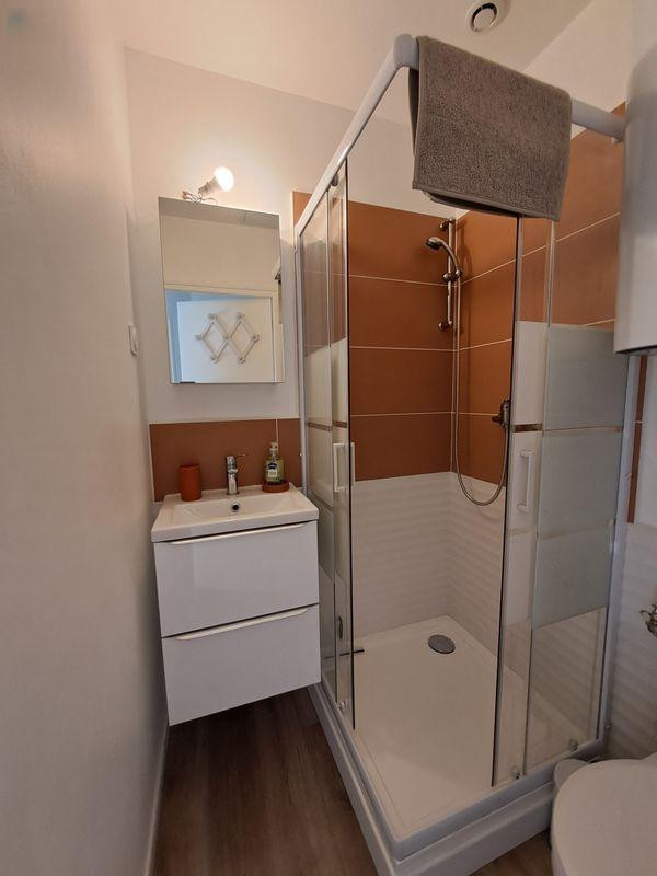 
                                                Location
                                                 T2 meublé Bail étudiant refait à neuf