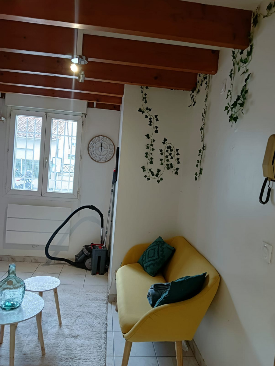 
                                                Location
                                                 T2 meublé Cenon