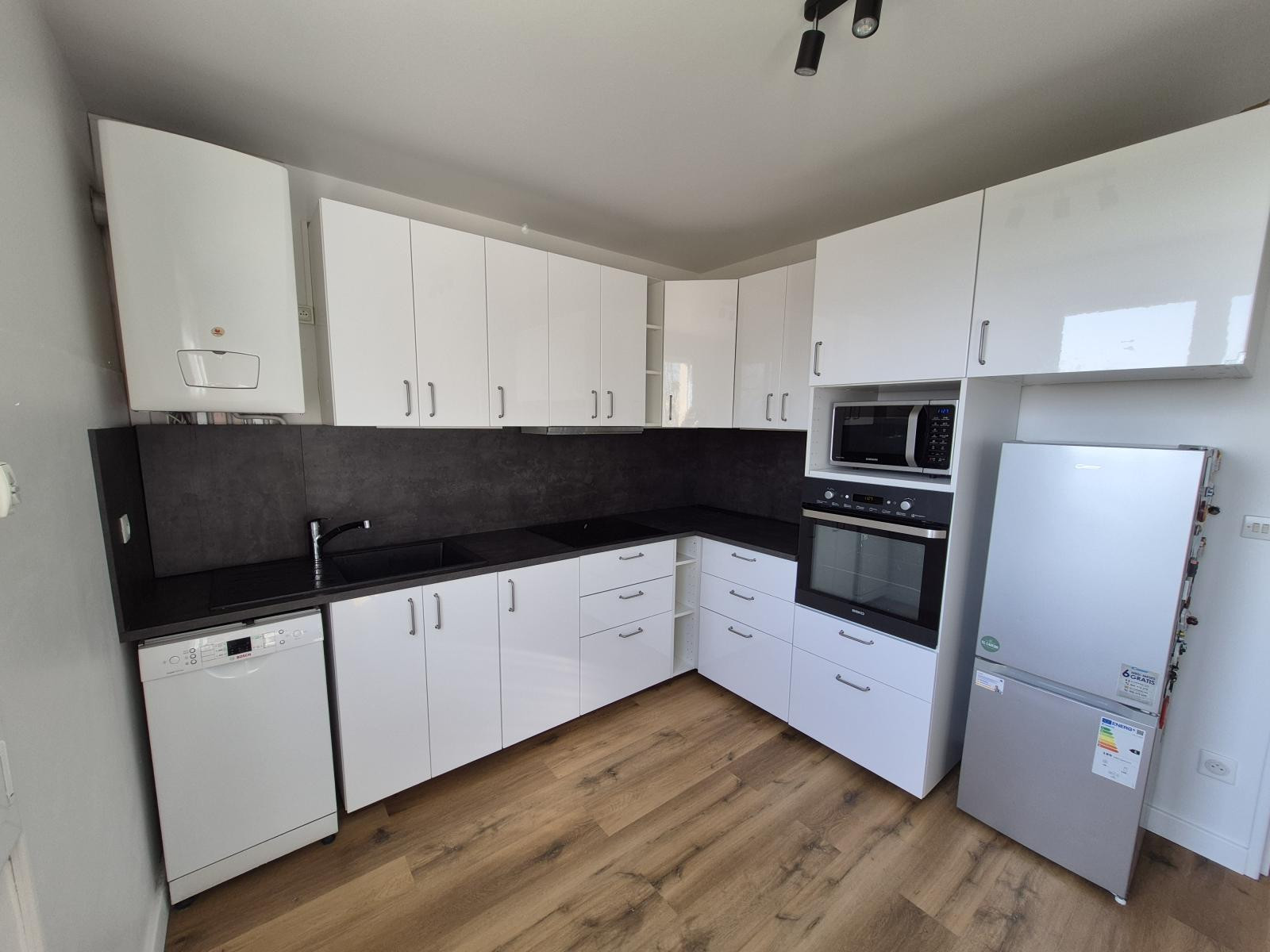 
                                                Location
                                                 T2 meublé de 54,4 m² dans résidence sécurisée