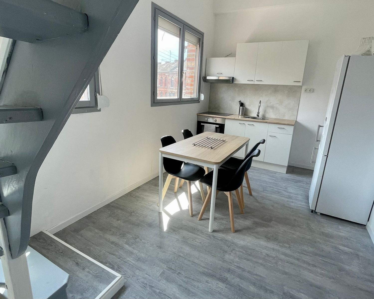 
                                                Location
                                                 T2 meublé en duplex - Croix