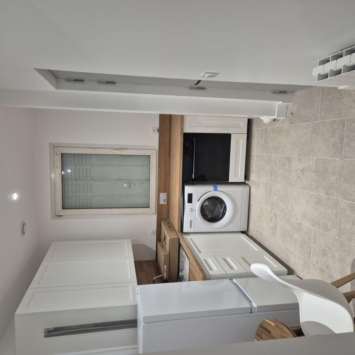 
                                                Location
                                                 T2 meublé entièrement refait à neuf à Suresnes