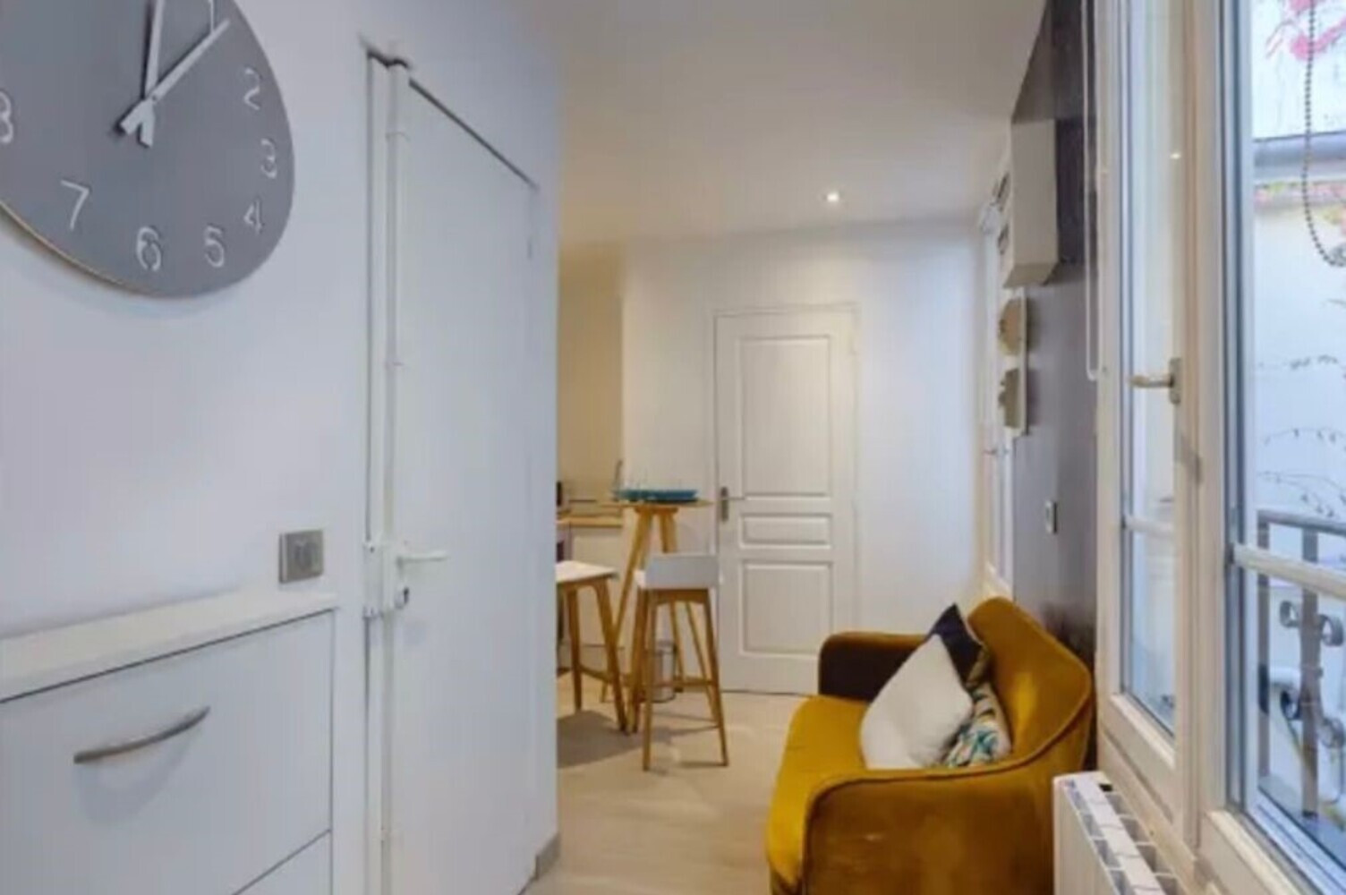 
                                                Location
                                                 T2 meublé et calme,  Rue de Charenton 75012